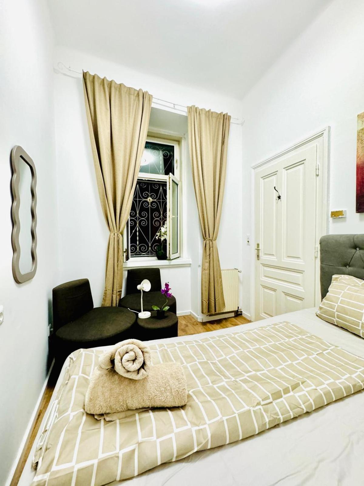 Cozy 9Br Shared Apartment, Only 12Min Walk To Augarten Wenen Buitenkant foto