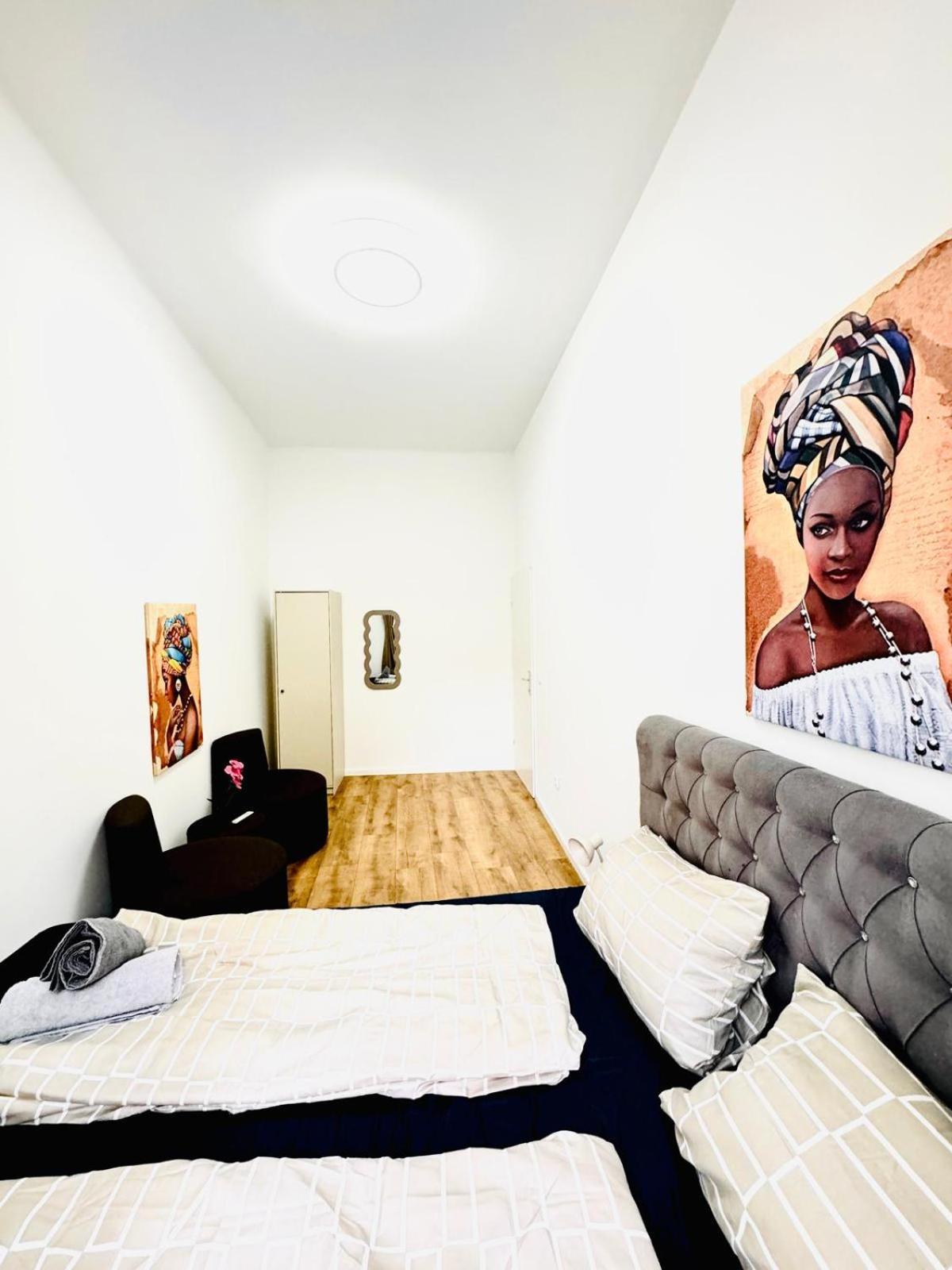 Cozy 9Br Shared Apartment, Only 12Min Walk To Augarten Wenen Buitenkant foto