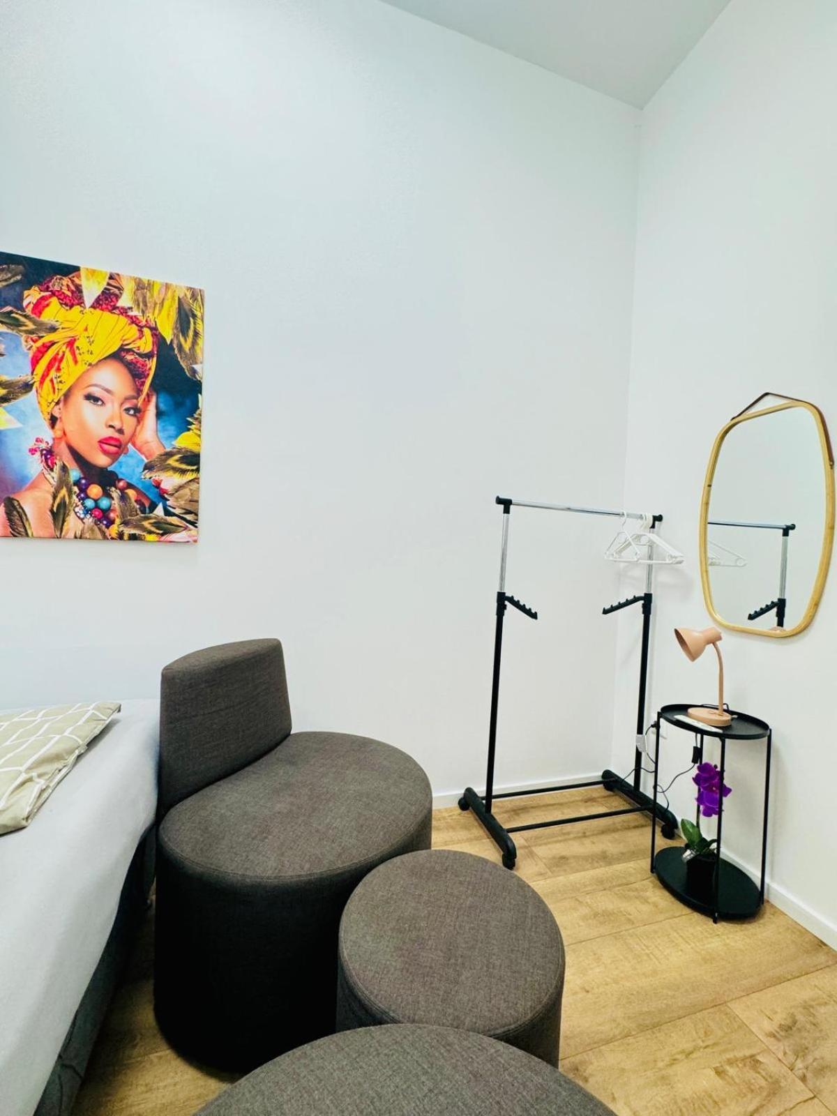Cozy 9Br Shared Apartment, Only 12Min Walk To Augarten Wenen Buitenkant foto