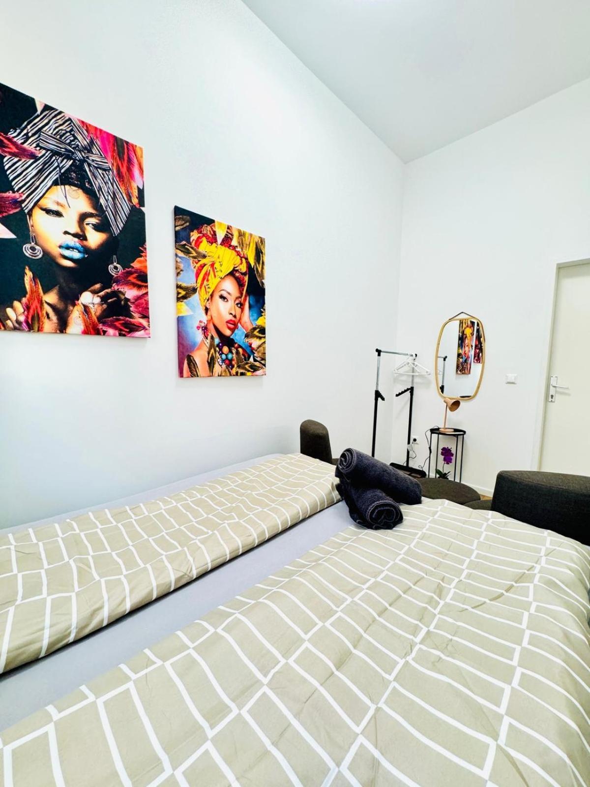 Cozy 9Br Shared Apartment, Only 12Min Walk To Augarten Wenen Buitenkant foto