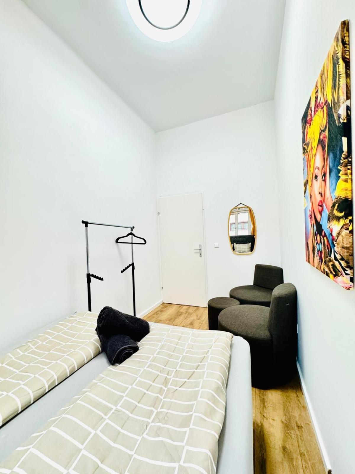 Cozy 9Br Shared Apartment, Only 12Min Walk To Augarten Wenen Buitenkant foto