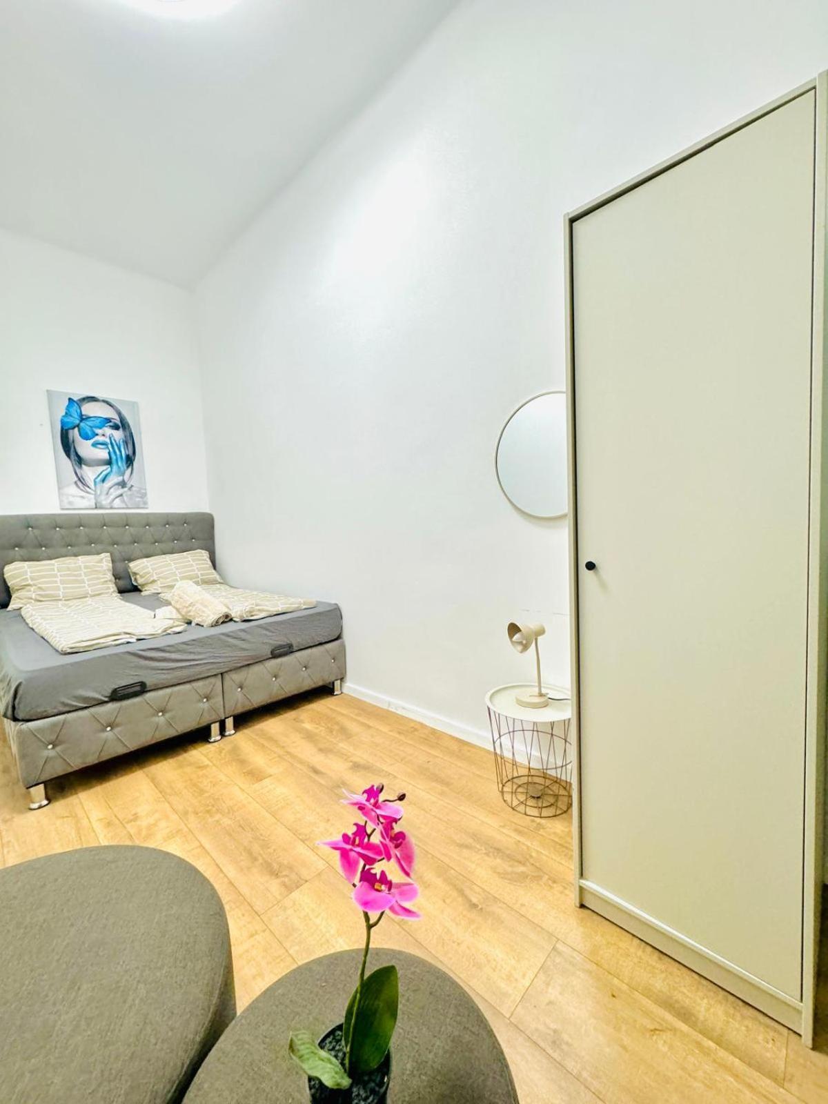 Cozy 9Br Shared Apartment, Only 12Min Walk To Augarten Wenen Buitenkant foto