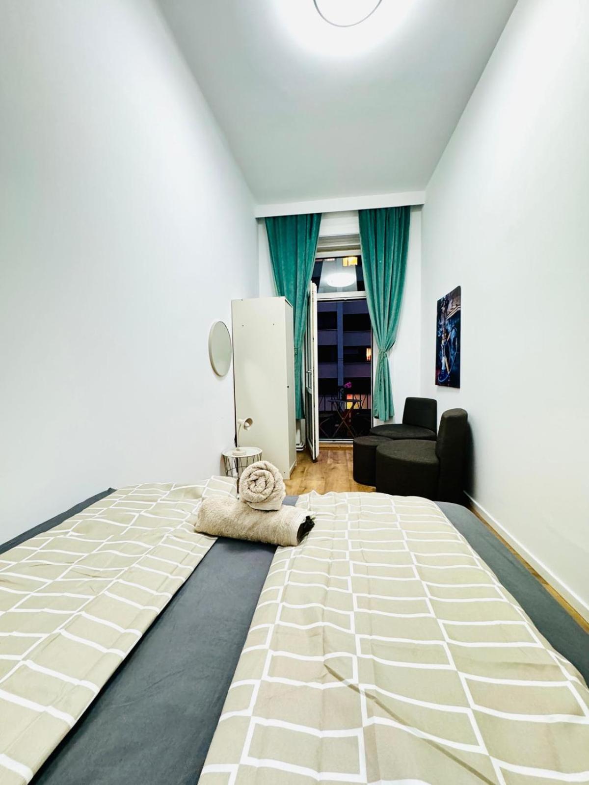 Cozy 9Br Shared Apartment, Only 12Min Walk To Augarten Wenen Buitenkant foto