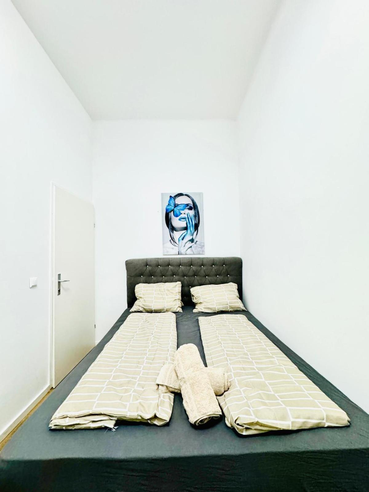 Cozy 9Br Shared Apartment, Only 12Min Walk To Augarten Wenen Buitenkant foto