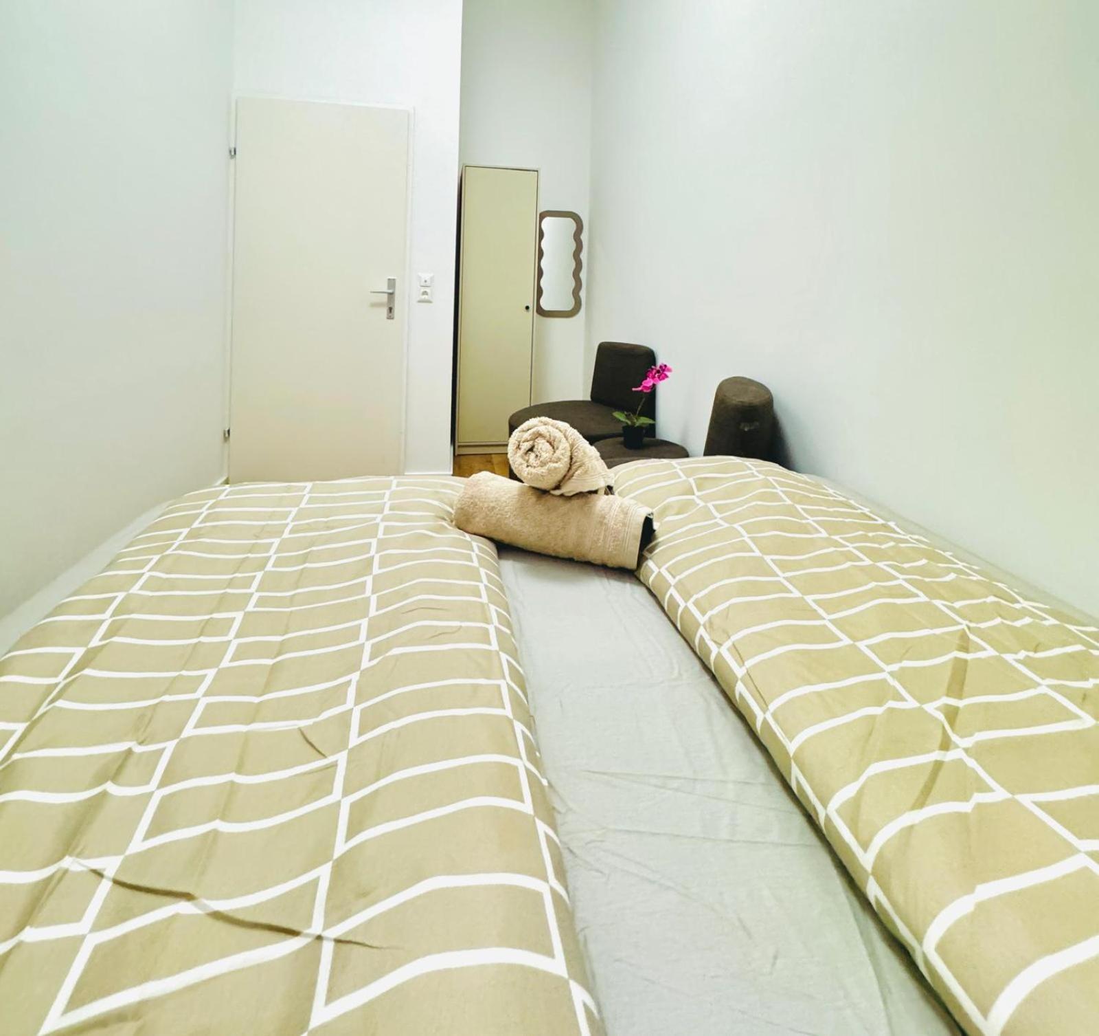 Cozy 9Br Shared Apartment, Only 12Min Walk To Augarten Wenen Buitenkant foto