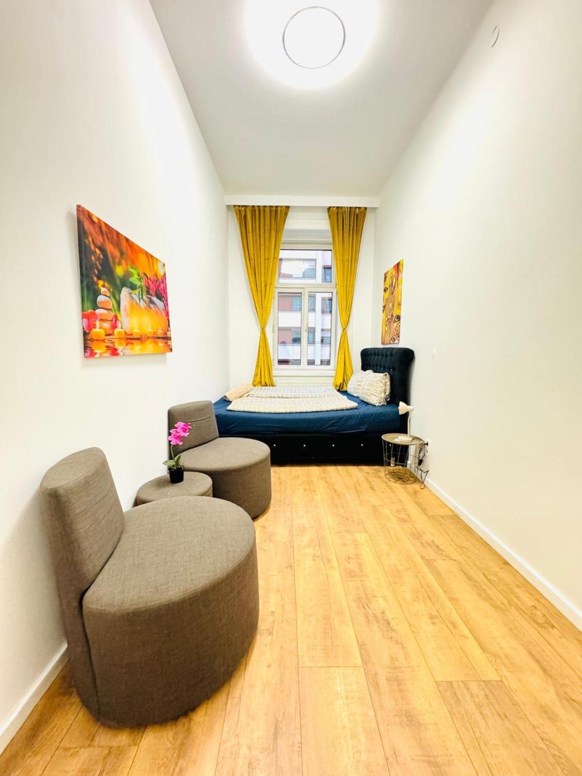 Cozy 9Br Shared Apartment, Only 12Min Walk To Augarten Wenen Buitenkant foto