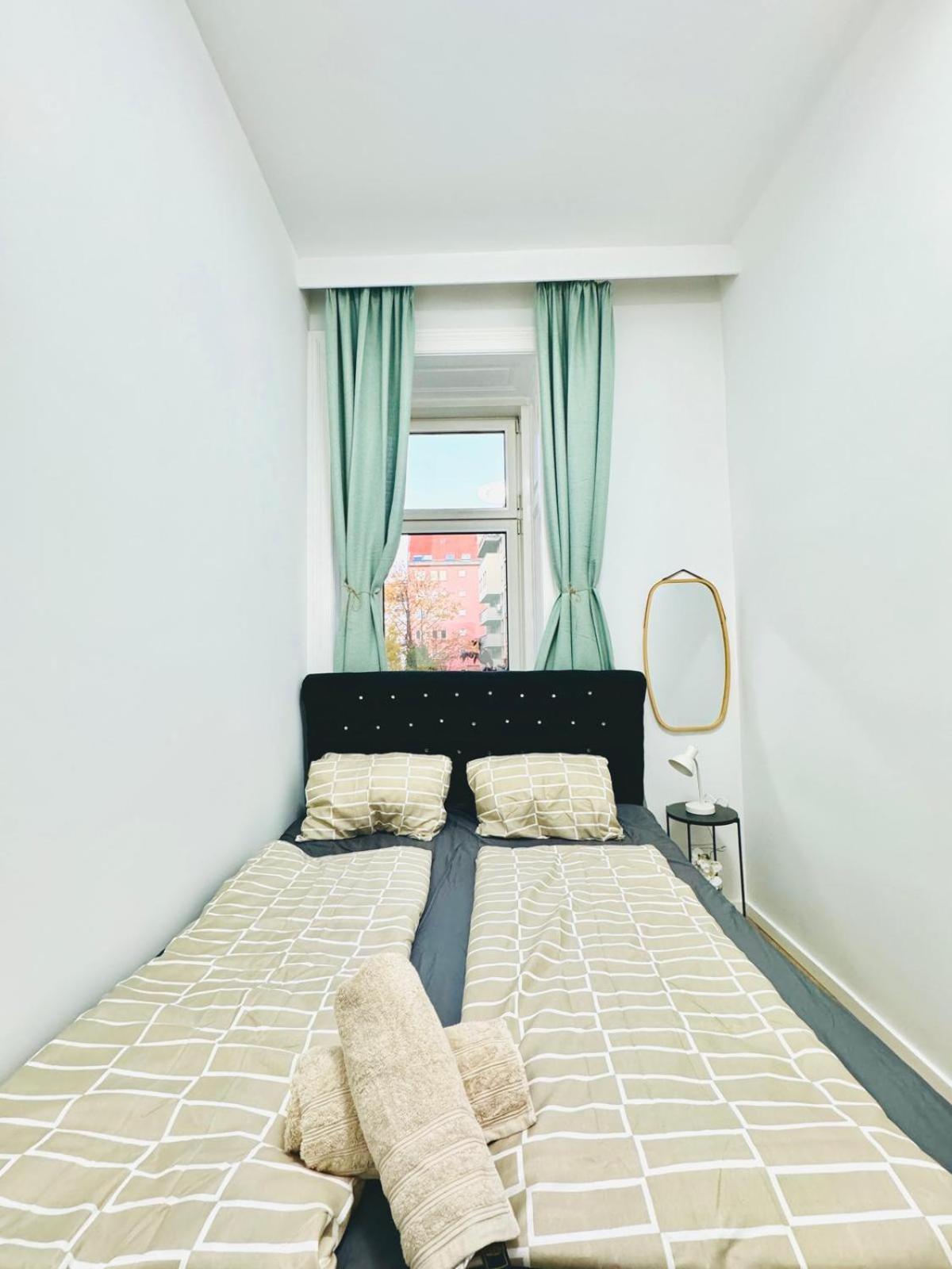 Cozy 9Br Shared Apartment, Only 12Min Walk To Augarten Wenen Buitenkant foto